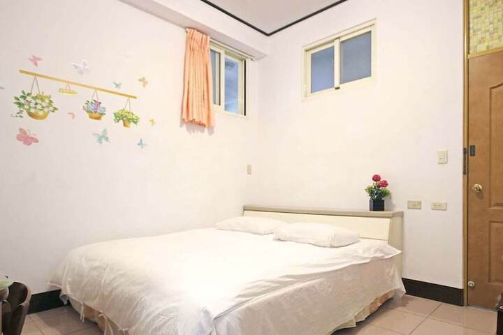Room 3 of 20