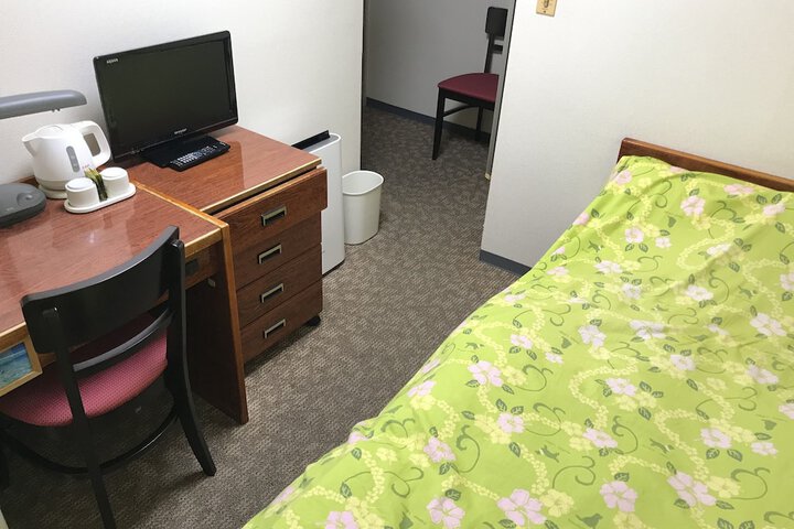 Room 6 of 15