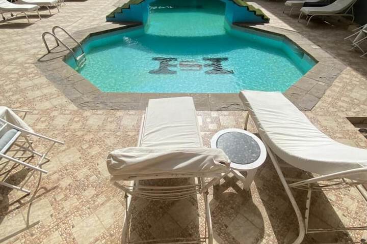 Pool 32 of 73