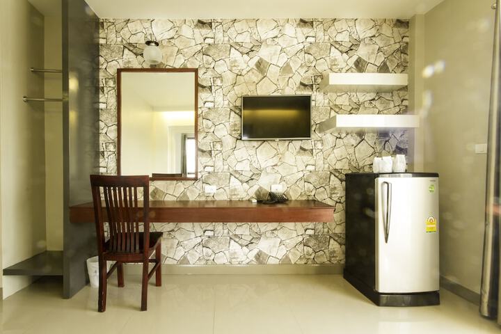 Room 12 of 27