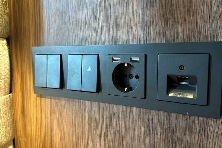 Room 30 of 100