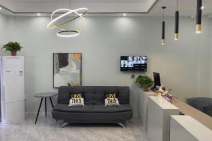 Zhuhe Business Hotel