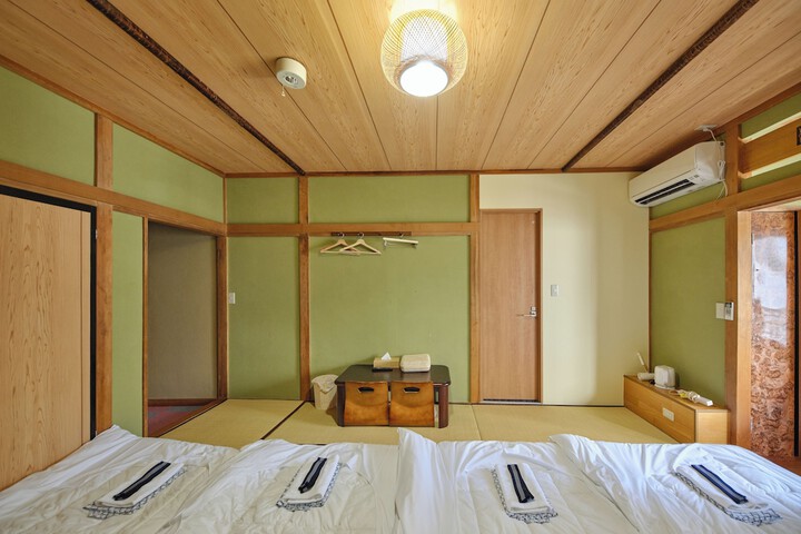 Room 19 of 80