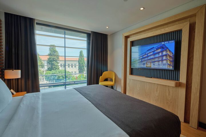 Room 64 of 203