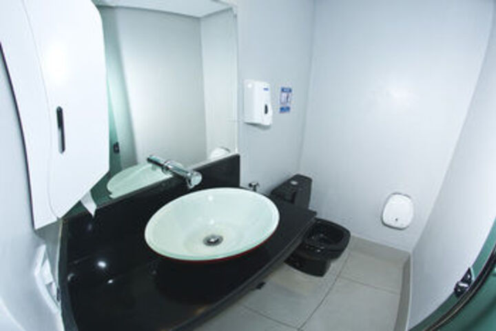 Room 5 of 74