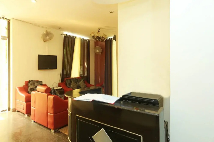 Room 4 of 17