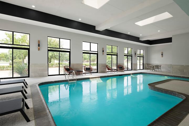 Pool Hotel