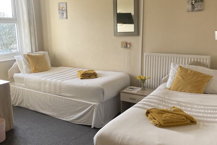 Room 3 of 6