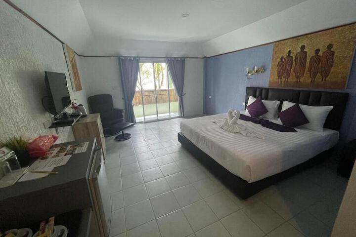 Room 34 of 83