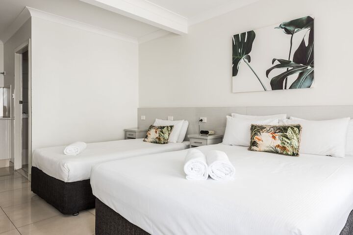 Room 2 of 44