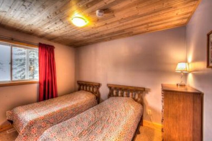 Room 7 of 13
