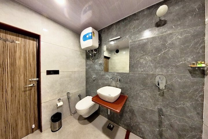 Room 46 of 77