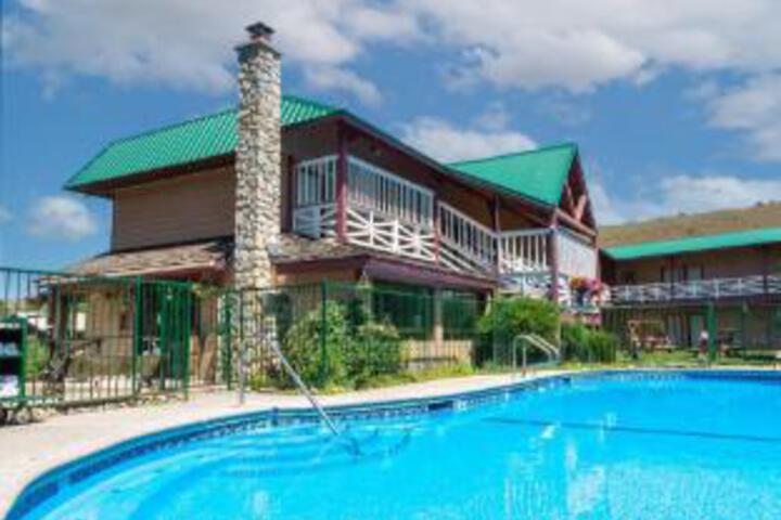 AlderBrook Inn in Winthrop, WA