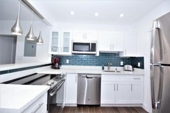 1637 a Tropical Villa Fort Lauderdale Beach in Fort Lauderdale, FL
