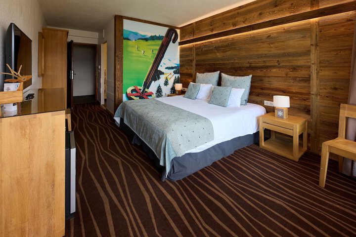 Room 13 of 42