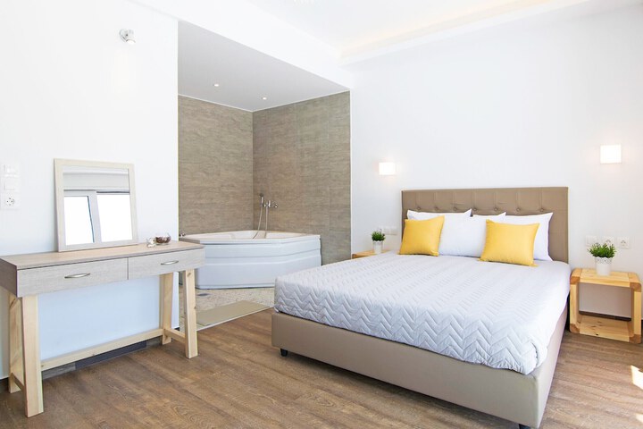 Room 4 of 37