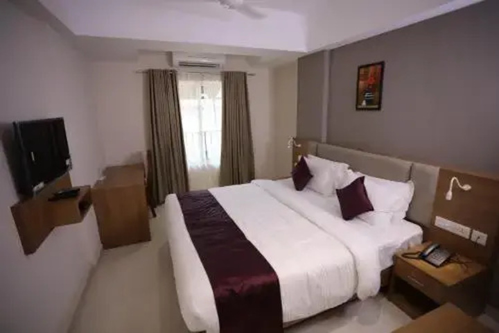 Room 3 of 8