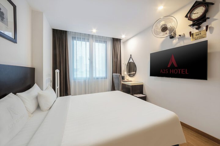 Room 18 of 28