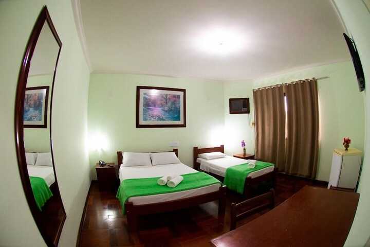 Room 6 of 18