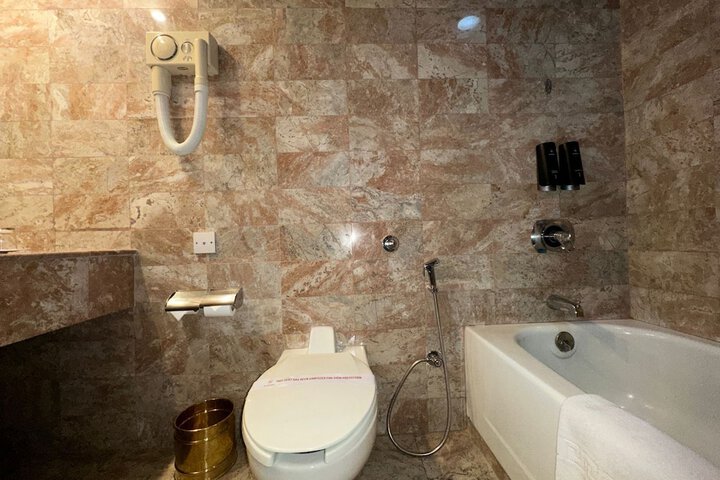 Room 68 of 191