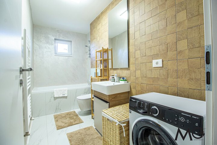 Room 532 of 653