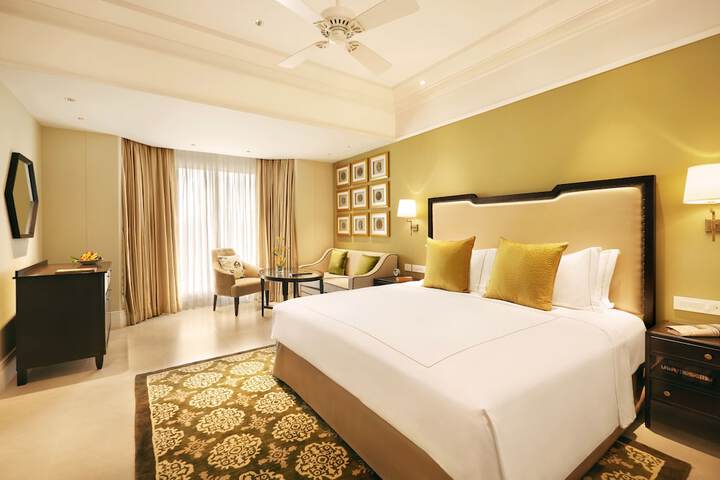 Room 32 of 65