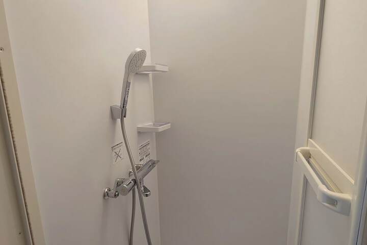 Room 82 of 99