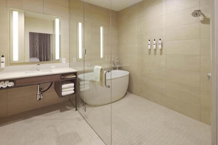 Room 30 of 58