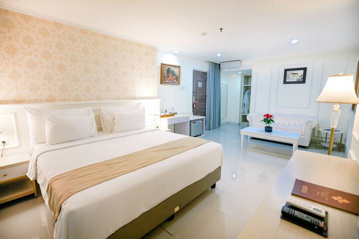 Room 12 of 38