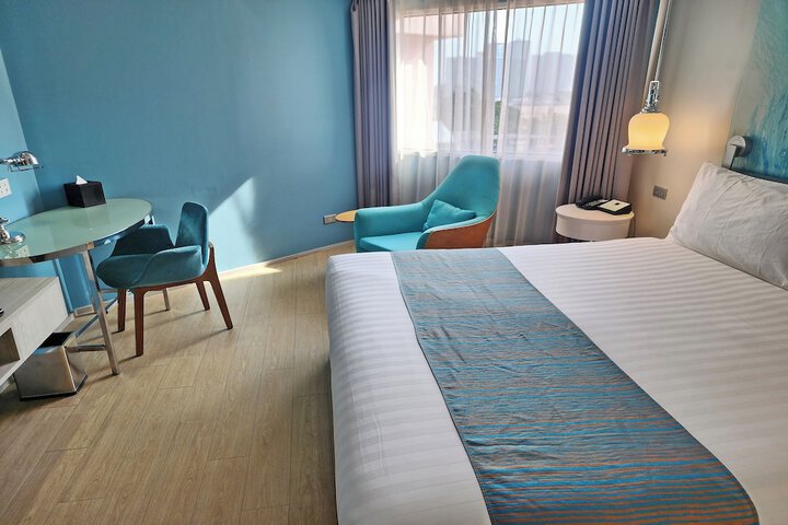 Room 18 of 109