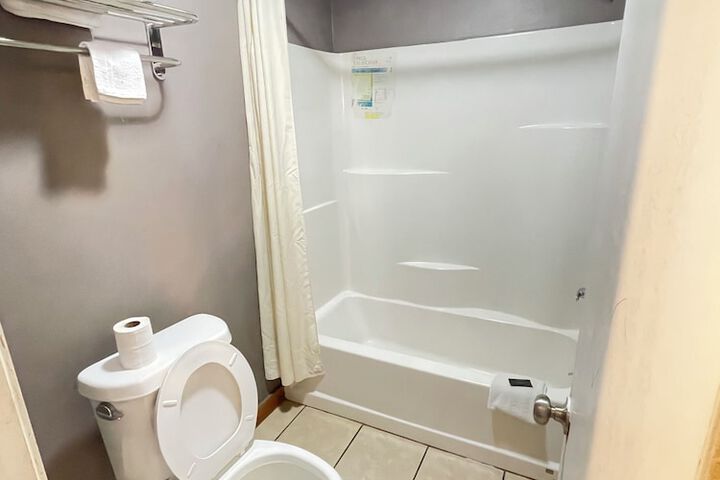 Room 15 of 19