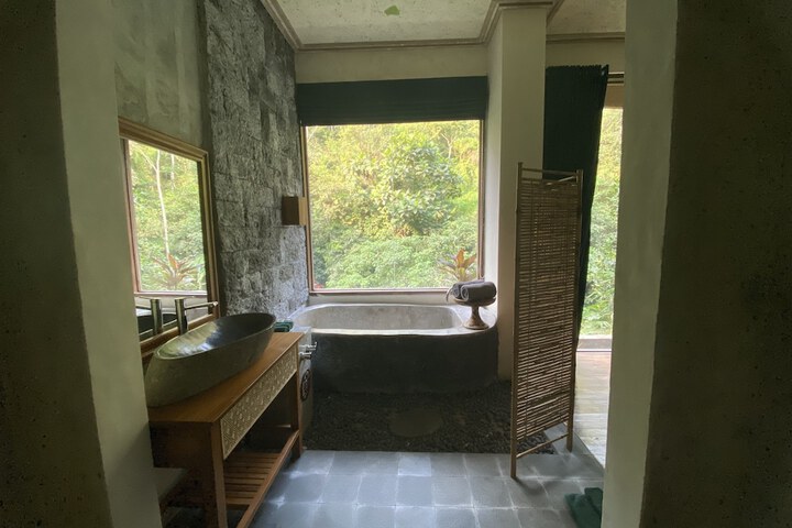 Spa 50 of 63