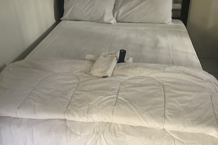 Room 5 of 8
