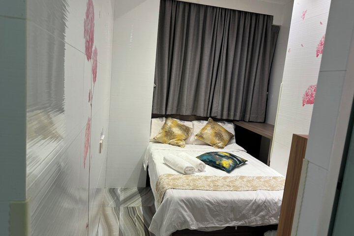 Room 131 of 195