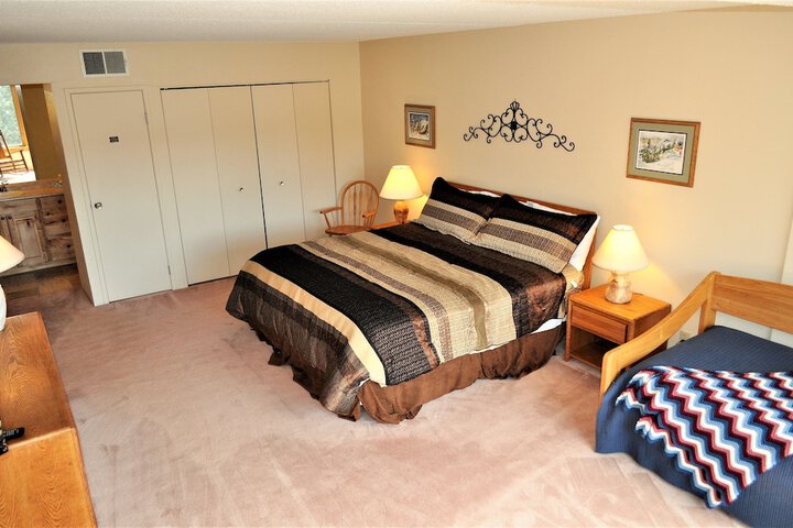 Room 6 of 42