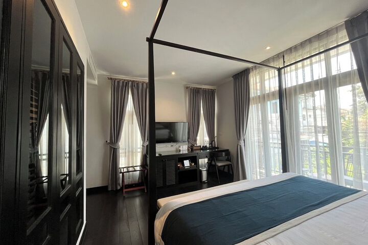 Room 27 of 80