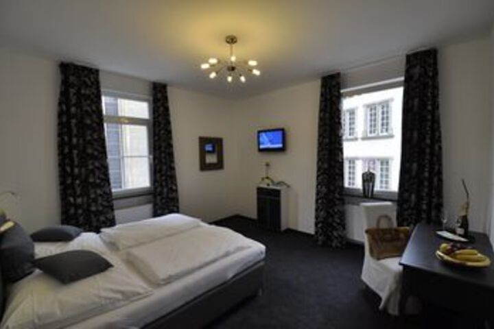 Room 15 of 21