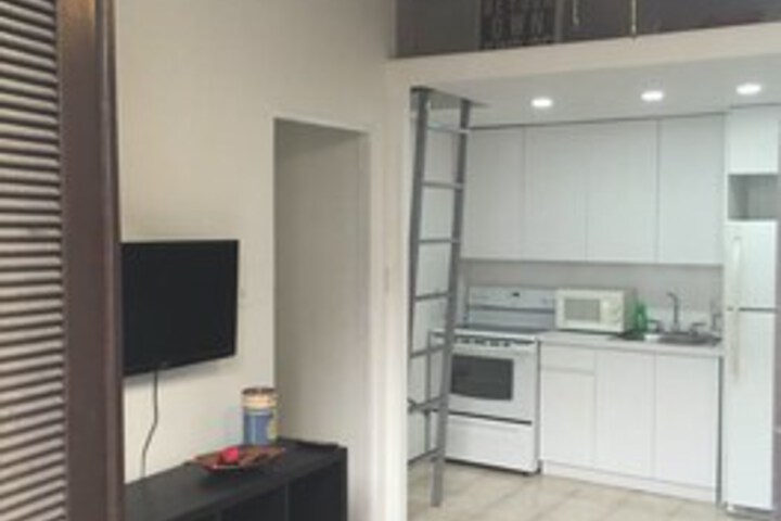 Room 9 of 21