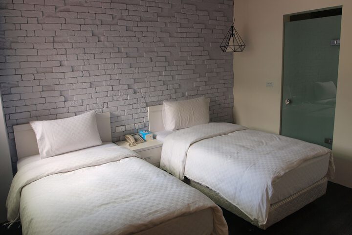 Room 11 of 41