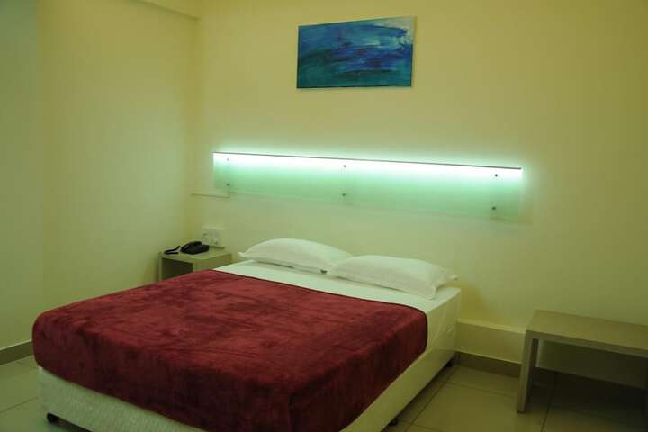 Room 13 of 29