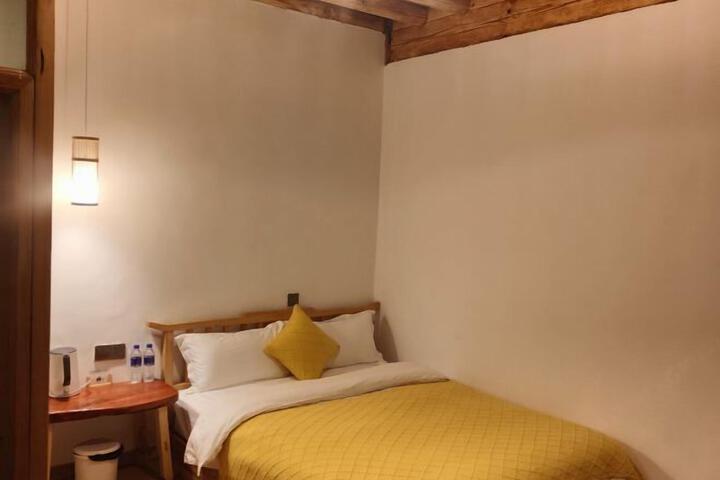 Room 16 of 51