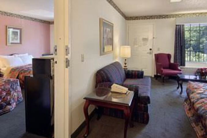 Room 2 of 9