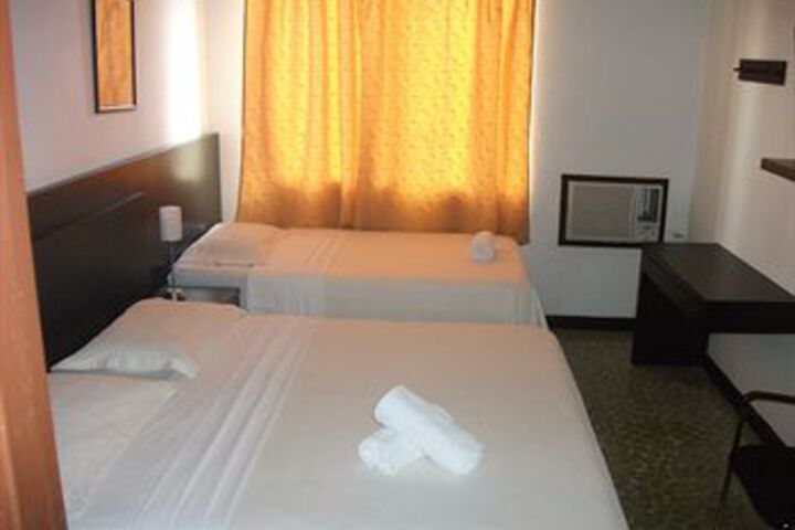 Room 14 of 25
