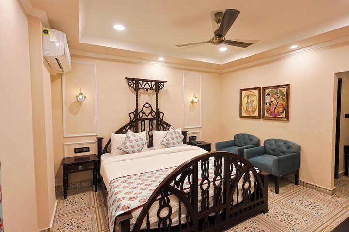 Room 8 of 20