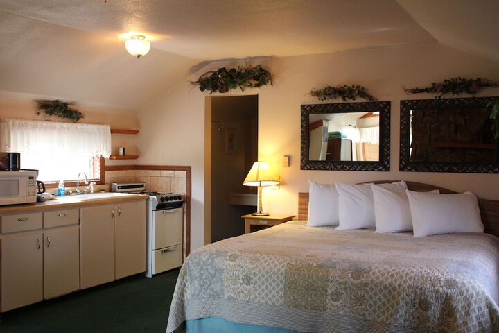 Room 8 of 175