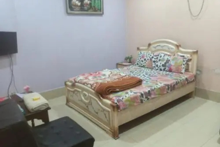 Room 3 of 10