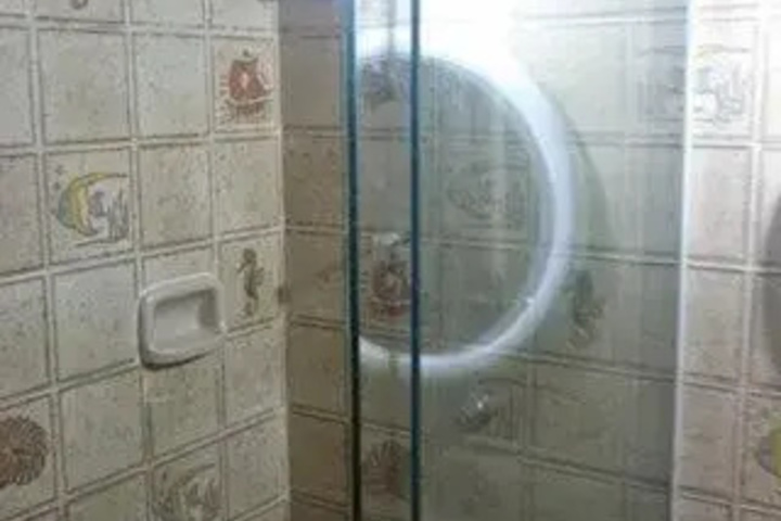 Room 7 of 19