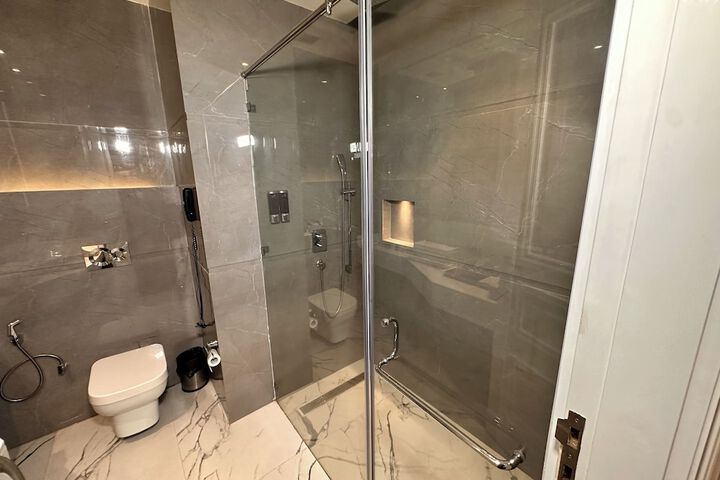 Room 14 of 37