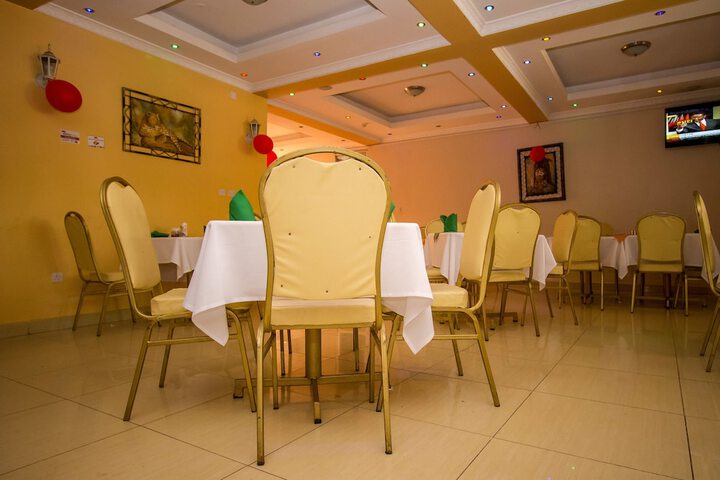 Dining 42 of 96