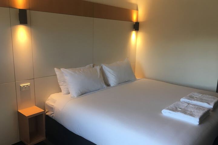Room 9 of 56